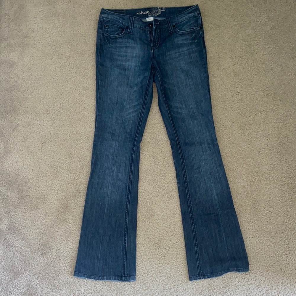 REFUGE BOOT JEANS. SIZE 7